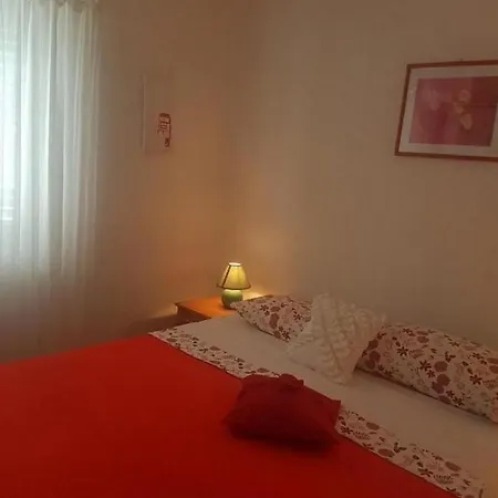 아파트 With Parking Space Mirca, Brac - 22108